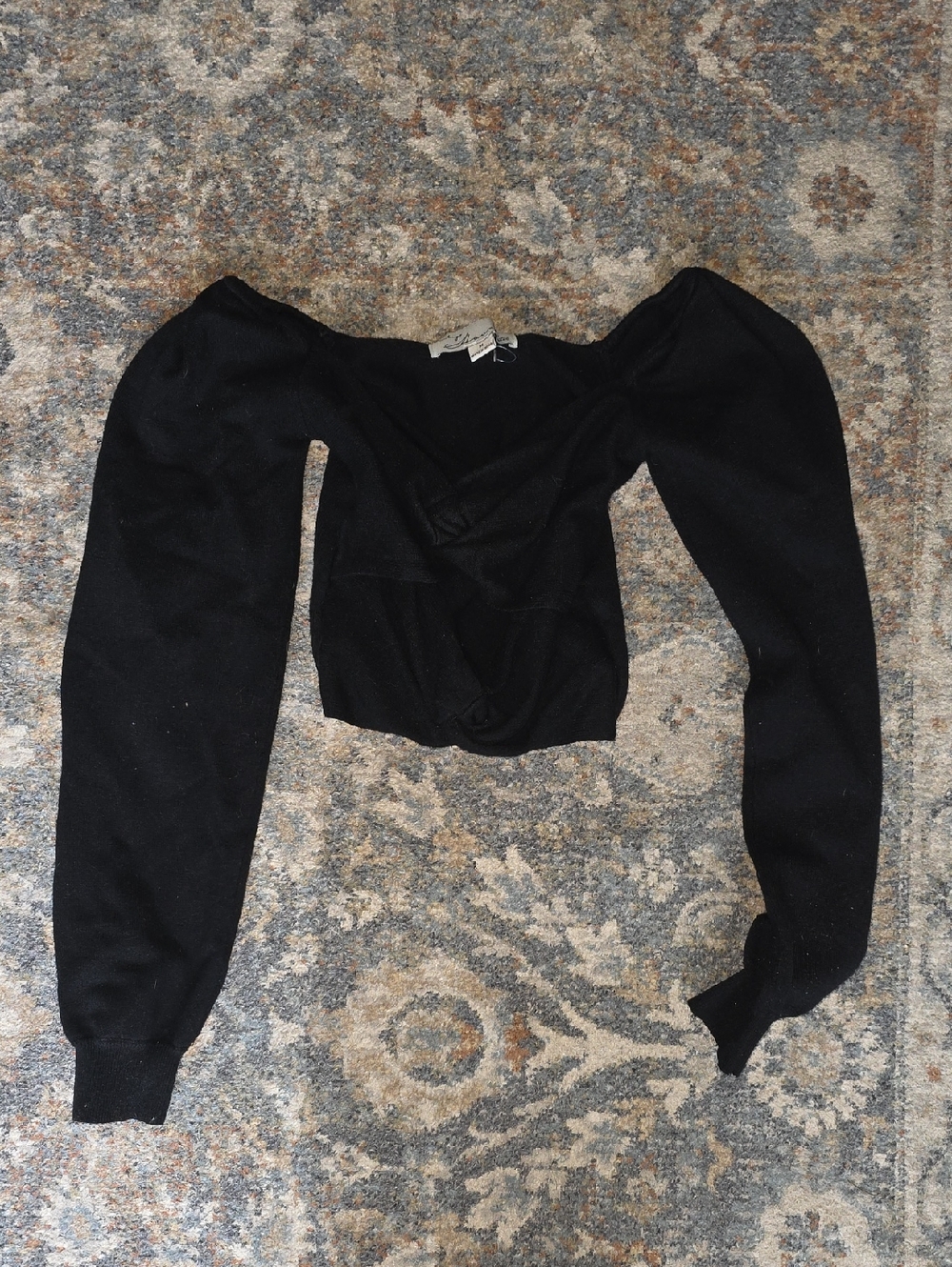 81 - T.J.Maxx Black Puff-Sleeve Cropped Long Sleeve Top